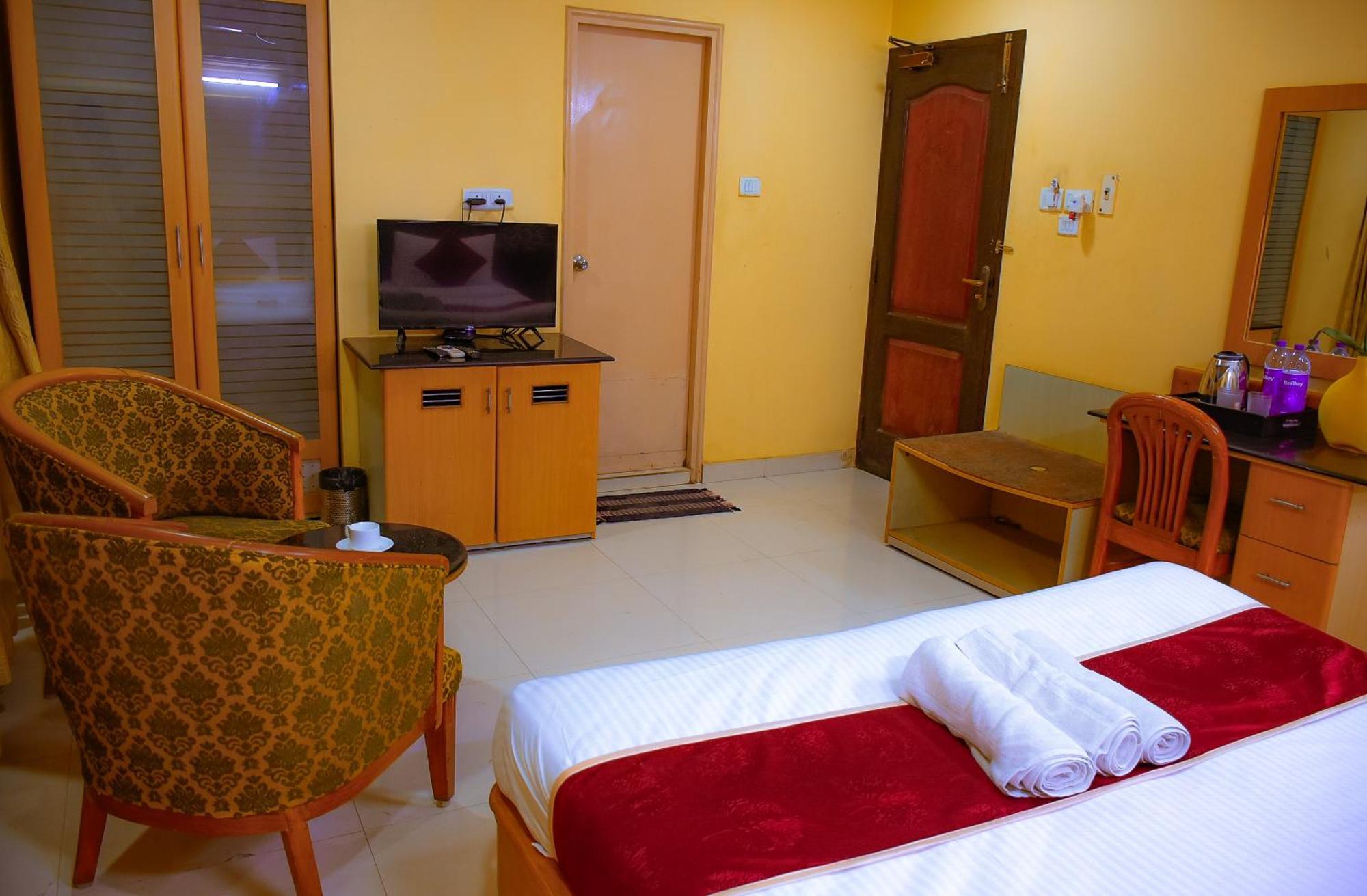 Naksha Tree Hotels - Mogappair Chennai Exterior photo